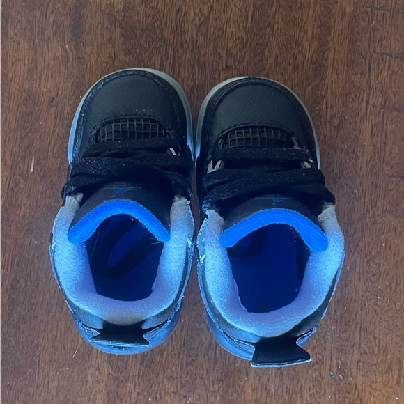 NIKE JORDAN RETRO 4 -Black,Blue,Grey- Size 5c - Very gently worn once, like new! - Picture 4 of 4